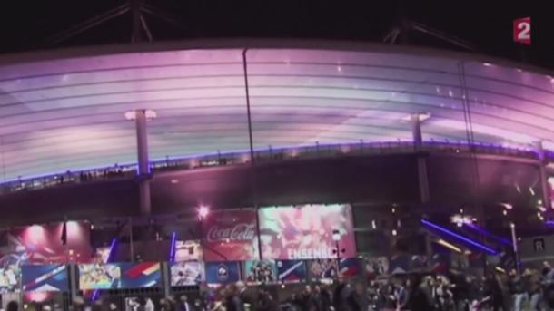 Trzy eksplozje na stadionie Stade de France. Kibice w popłochu uciekali z trybun