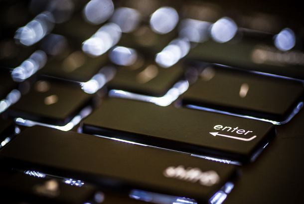 40-latek podejrzewany o posiadanie i rozpowszechnianie pornografii dziecięcej