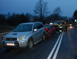 Wypadek na DK 20. Trzy osoby poszkodowane
