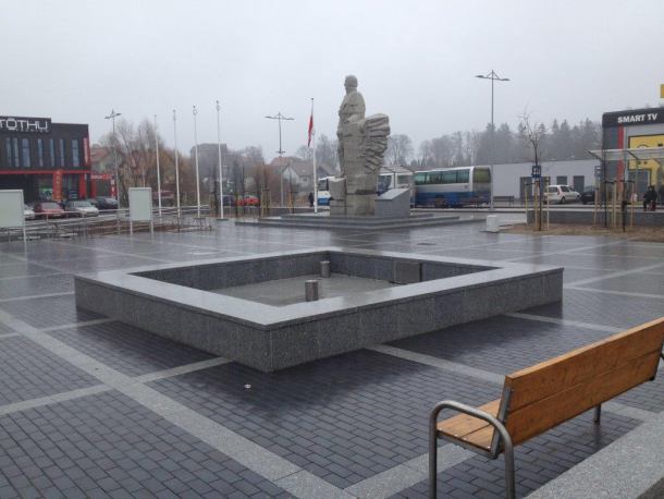 Zakończyła się modernizacja placu przy pomniku Wybickiego w Kościerzynie (FOTO)