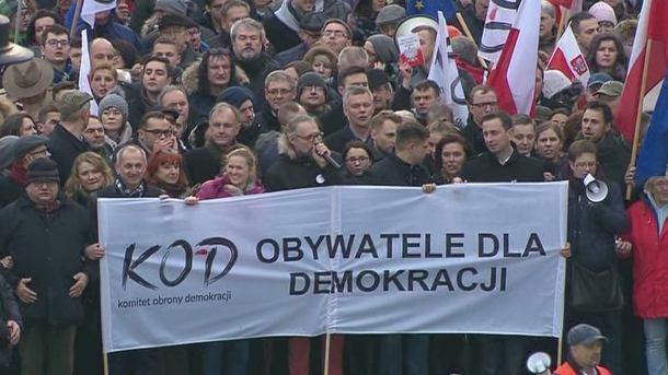 "Obywatele dla Demokracji" maszerują ulicami Warszawy