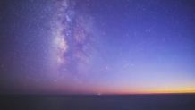 Fotografował nocne niebo nad Kalifornią, Arizoną, Hawajami i Kenią. Efekt zachwyca