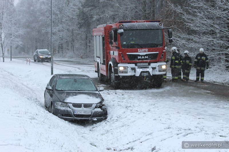 Zderzenie dwóch samochodów osobowych w Karolewie FOTO