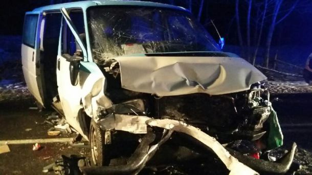 Siedem osób zostało rannych po zderzeniu nissana z busem