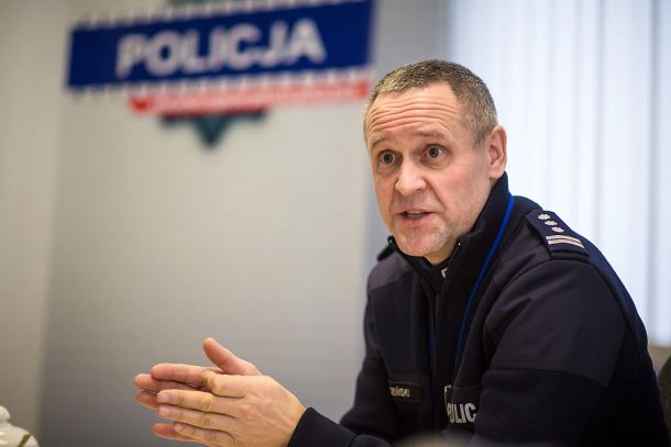 Tucholska policja udziela lekcji z technik samoobrony