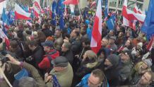 Ulicami Warszawy przeszedł "Marsz w obronie demokracji" z udziałem polityków opozycji