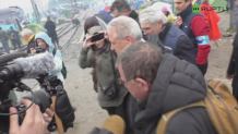 "Naszym celem jest przenoszenie 6 tys. osób tygodniowo". Europejski komisarz odwiedził obóz w Idomeni