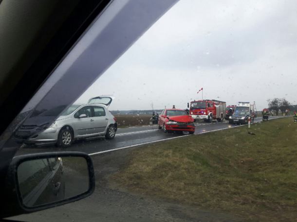 Wypadek w Zamartem. Śmigłowiec zabrał ranną kobietę do szpitala