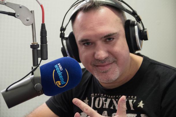 Szymon Wydra: "Tęsknię za Chojnicami". Wokalistę obudził dziś "Ranny powstaniec"