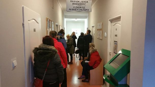 Od dziś można składać elektroniczne i papierowe wnioski o 500 złotych na dziecko