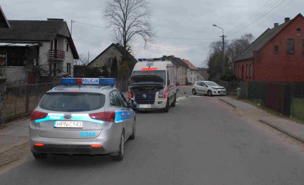 Zderzenie karetki z samochodem osobowym w Wielu
