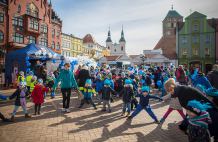 Światowy Dzień Świadomości Autyzmu na chojnickim rynku (FOTO)