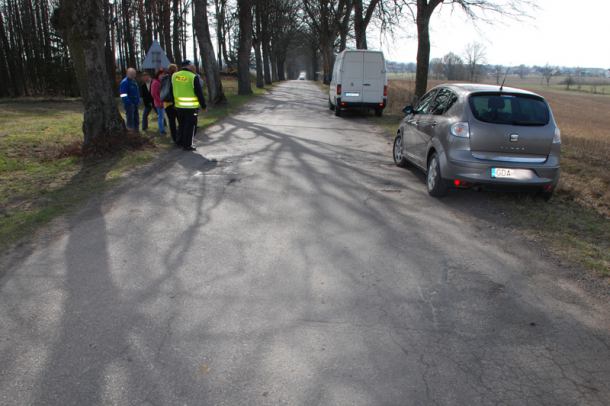 9-latek wjechał rowerem pod koła samochodu osobowego