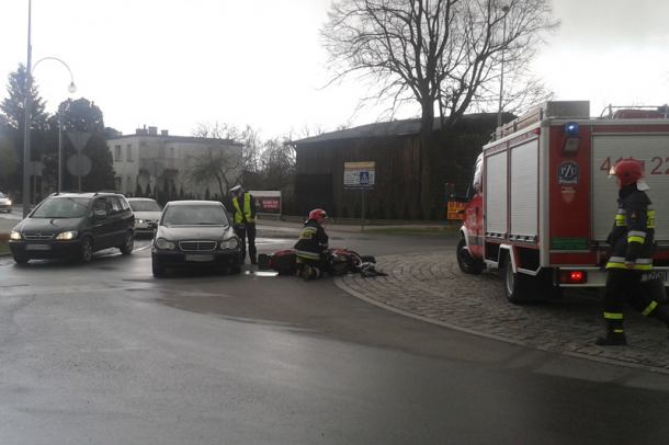 Kolizja na rondzie Kardynała Wyszyńskiego w Chojnicach