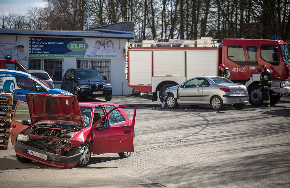 Zderzenie dwóch osobówek w Chojnicach FOTO