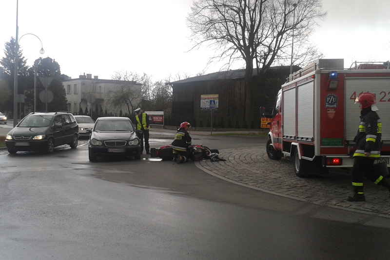 Kolizja na rondzie Kardynała Wyszyńskiego w Chojnicach