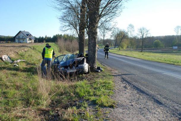 Powiat kościerski: dwa wypadki, pięć osób poszkodowanych. Znaleziono też narkotyki (FOTO)