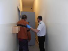 Uderzył żonę młotkiem w głowę. 55-latek trafił do aresztu