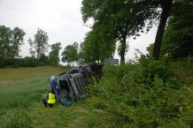 Wypadek ciężarówki. Ranny kierowca