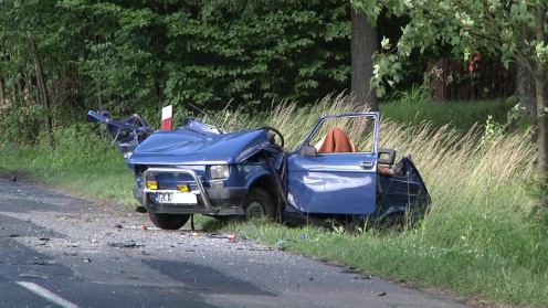Zderzenie malucha z ciężar&oacute;wką. Dwie osoby nie żyją (FOTO)