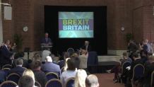 "Chcę z powrotem mojego życia". N. Farage rezygnuje z przywództwa w UKIP