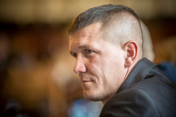 Chojnicki radny Marcin Łęgowski ocalił mandat, ale głosowanie w tej sprawie poprzedziła awantura