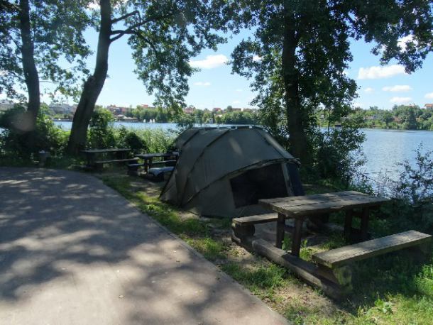Biwak przy promenadzie nad jeziorem? Władze Sępólna nie mają nic przeciwko