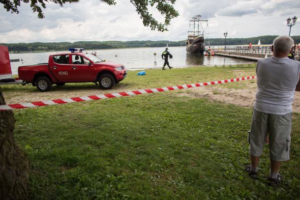 Wiadomo skąd w Jeziorze Charzykowskim znalazła się ropa
