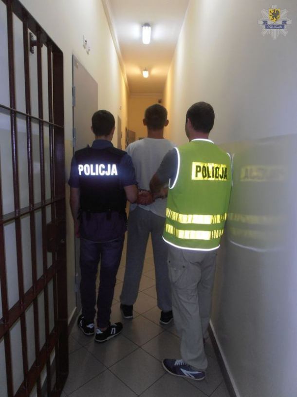 Porwali go z ulicy, wywieźli do lasu i pobili. Kryminalni Chojnic zatrzymali sprawców uprowadzenia