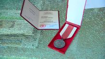 Major odsyła medal do MON w proteście przeciwko odznaczeniu B. Misiewicza
