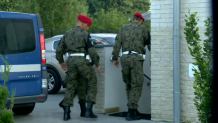 Byli agresywni, obrażali obsługę i pobili policjantów. Oficerowie WP pożegnają się z mundurem