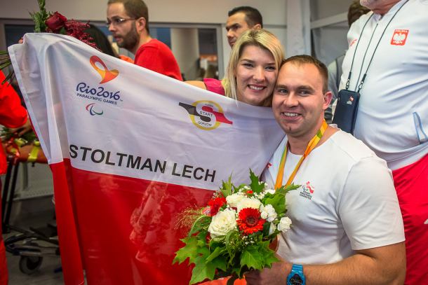 Brązowy medalista z Rio de Janeiro Lech Stoltman jest już w Polsce. Chojniczanin wrócił z Paraolimpiady (FOTO)