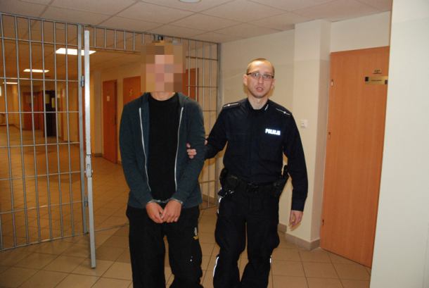 Paser i dwóch złodziei zatrzymanych przez człuchowską policję