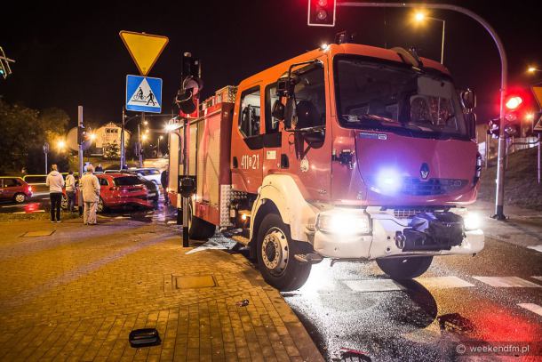 Kto spowodował wypadek z udziałem wozu strażackiego? 