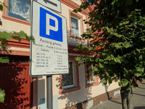 Koniec z płatnym parkowaniem w soboty w Kamieniu Krajeńskim. Będzie przez to drożej?
