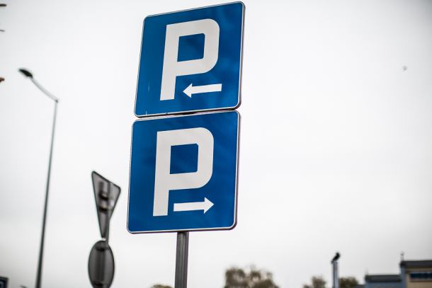 Mieszkańcy Bytowa zaskoczeni opłatą za parkowanie przed tutejszym szpitalem