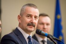 Apel burmistrza Tucholi o pomoc w naprawie zerwanego przez nawałnicę dachu