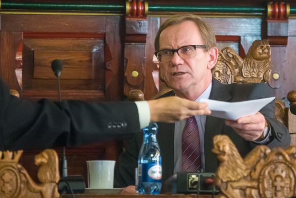 Sąd podtrzymał decyzję wojewody. Mandat przewodniczącego Rady Miejskiej Chojnic ma być wygaszony