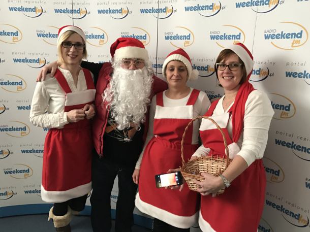Mikołajkowe Pielęgniarki zapraszają na kiermasz charytatywny do chojnickiego szpitala. Odwiedziły Weekend FM