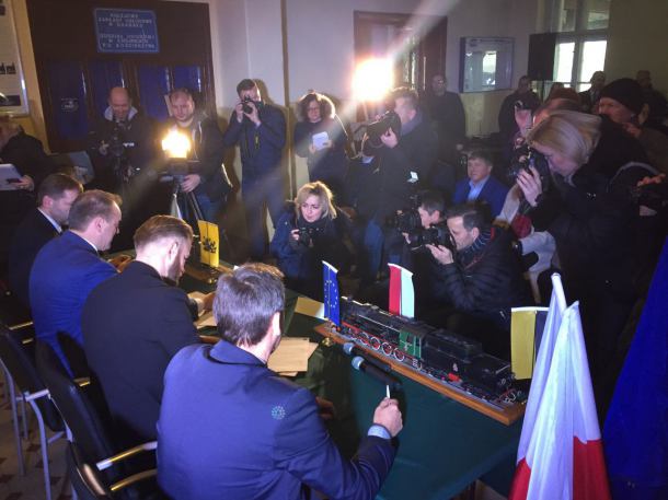 Umowa na węzły integracyjne w Chojnicach, Człuchowie i Kościerzynie podpisana