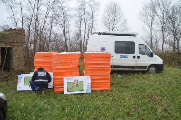 Kierowca zgłosił kradzież ładunku. Okazało się, że sam okradł ciężarówkę