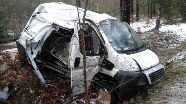 Wypadek na drodze Czersk-Brusy. Kierowca był zakleszczony w pojeździe