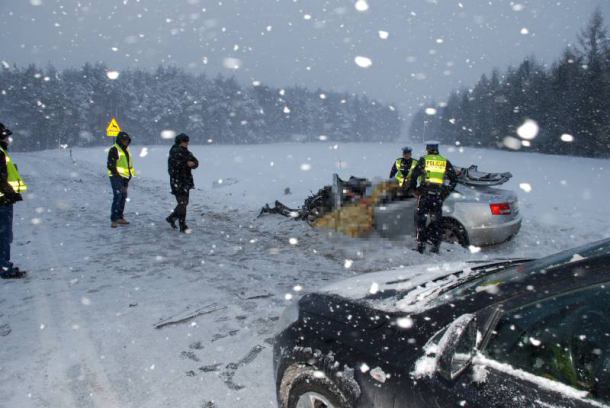 Wypadek na drodze krajowej nr 20. Jedna osoba nie żyje