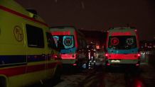 "Korek" przed wrocławskim szpitalem klinicznym. Karetki z pacjentami czekały na przyjęcie kilka godzin