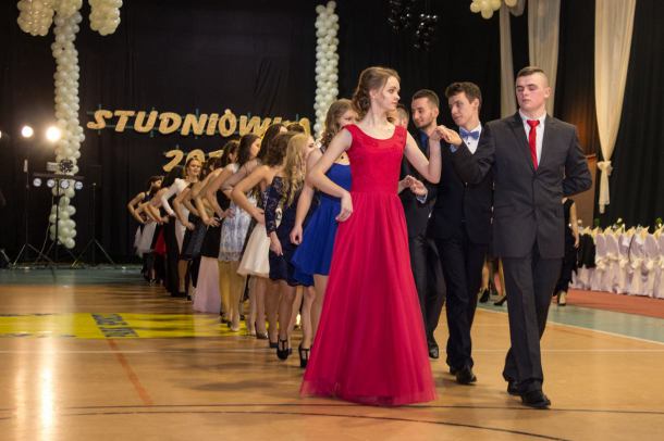 Studniówka II Liceum Ogólnokształcącego w Chojnicach (FOTO)