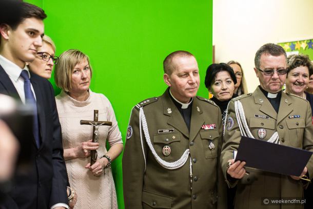 Nowy żłobek w Czarnem otwarty. W środku tablica na cześć Macierewicza (FOTO, WIDEO)