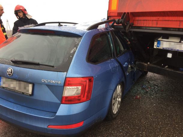 Zderzenie ciężarówki z samochodem osobowym na drodze Barkowo - Debrzno (FOTO)