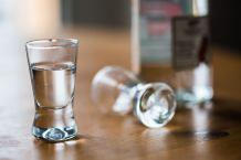 Jest śledztwo w sprawie śmiertelnego zatrucia alkoholem dwóch mężczyzn