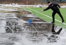 Zimowe utrzymanie stadionu ;) 