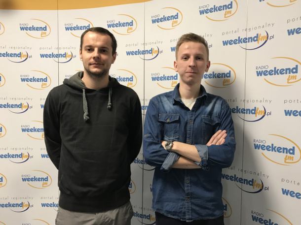 Piłkarski Weekend w Weekend FM. Tomasz Mikołajczak gościem programu